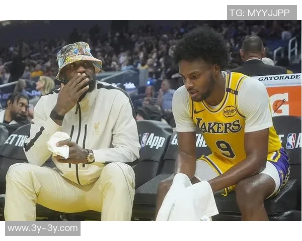 夸梅直言布朗尼球衣销量全赖其父亲影响力引发热议